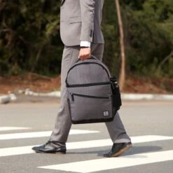 Brisby 4 Laags Geïsoleerde Koeltas Rugzak - 25 Liter - Met Handige Vakken Voor Bestek En Essentials - Waterafstotend Materiaal - Donkergrijs 16 Brisby 4 Laags Geïsoleerde Koeltas Rugzak - 25 Liter - Met Handige Vakken Voor Bestek En Essentials - Waterafstotend Materiaal - Donkergrijs -Buiten Kamperen Apparatuur 1200x1200 1282