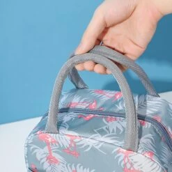 Koeltas - Lunchtas - Volwassenen En Kinderen - Compact & Handig: Zomer - Picknick -School - Lunch - Werk - Grijs Flamingo 16 Koeltas - Lunchtas - Volwassenen En Kinderen - Compact & Handig: Zomer - Picknick -School - Lunch - Werk - Grijs Flamingo -Buiten Kamperen Apparatuur 1200x1200 1375