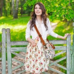 Brisby 4 Laags Geïsoleerde Koeltas - Lunchtas 7 Liter - Bloemetjes Wit -Buiten Kamperen Apparatuur 1200x1200 1405