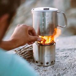 Solo Stove Lite Draagbare Kooktoestel. Geen Vloeibare Brandstof Nodig. Krachtige Efficiënte Houtverbranding En Weinig Rook. Voor 1-2 Personen, 304 Roestvrijstaal, Compact ⌀ 10,8 Cm, Hoogte 14,5 Cm, 255g. -Buiten Kamperen Apparatuur 1200x1200 2122