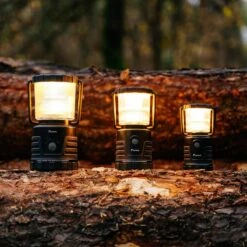 Favour L1061 Camping Lamp LED, 875 Lumen, IP64, Waterdicht, Draagbare Kampeerlamp, Tentlamp, Schokbestendig, 4 Verschillende Lichtmodi Incl Kaarslicht-modus, Afneembaar Deksel, Handig & Compact Formaat -Buiten Kamperen Apparatuur 1200x1200 2381