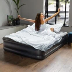 BluMill Luchtbed - 2-persoons - Ingebouwde Pomp - 203x152x36 Cm - Duurzame Keuze -Buiten Kamperen Apparatuur 1200x1200 243