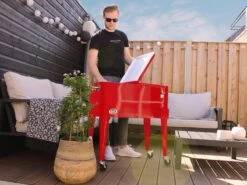 AXI Retro Cooler Rood - Koeler Met Wielen - 76L Inhoud - Koelbox Met Aftapkraan -Buiten Kamperen Apparatuur 1200x900 50