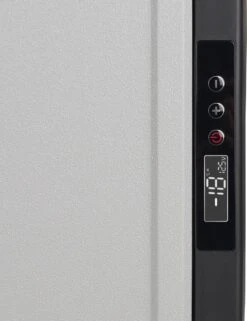 Campart Koelbox XXL CB-8695 – Koelen En Vriezen – LED Display Met Digitale Temperatuurweergave - Coolbox 230V En 12V - 35 Liter - Zwart 13 Campart Koelbox XXL CB-8695 – Koelen En Vriezen – LED Display Met Digitale Temperatuurweergave - Coolbox 230V En 12V - 35 Liter - Zwart -Buiten Kamperen Apparatuur 923x1200 1